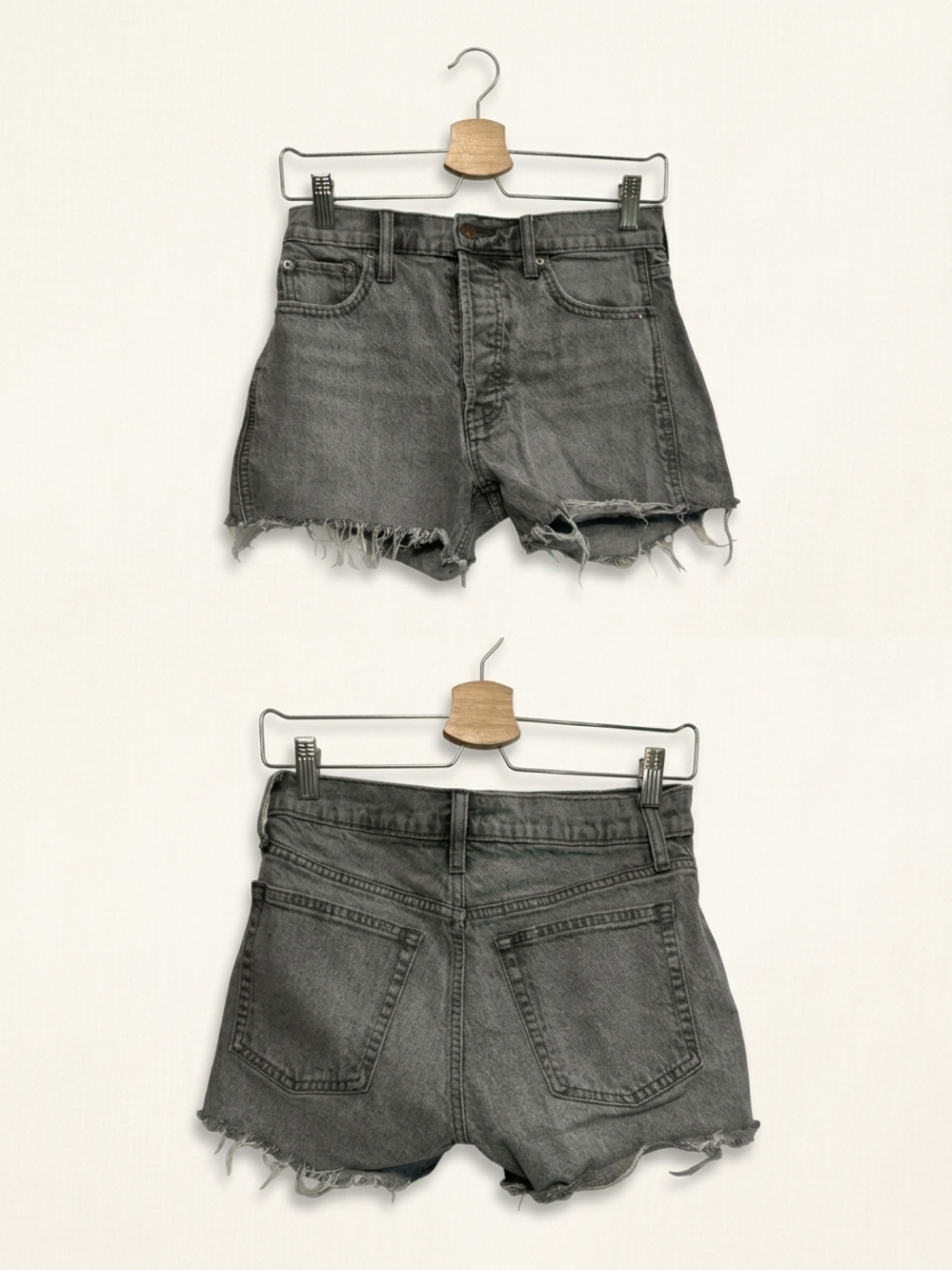 GAP Cheeky Short High Rise Distressed Denim Shorts | Size 26 / 2RS | Washed Grey